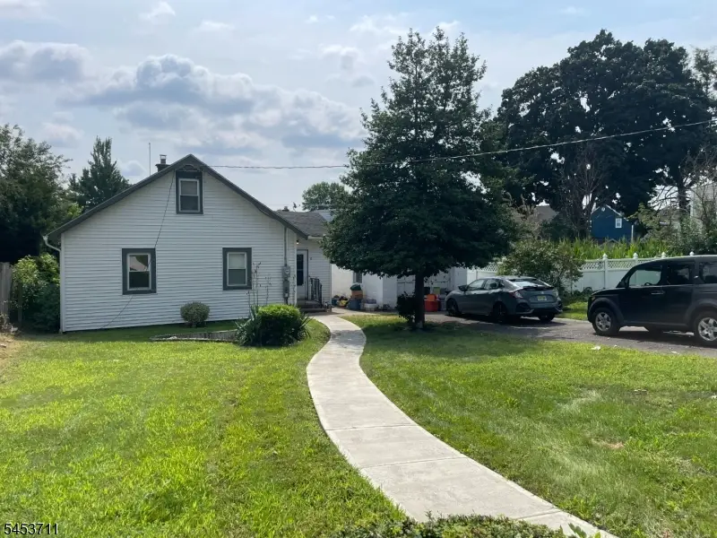 16 Bayard Pl, Newark, NJ 07106 - #1