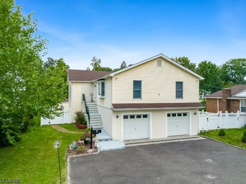7 Henoch Ave, Clifton, NJ 07013 - #1