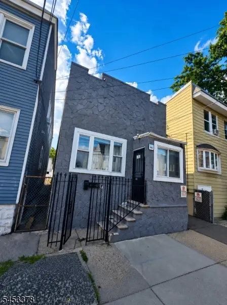 302 N 10th St, Newark, NJ 07107 - #1