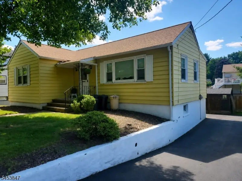 11 Bullens Ave, Preakness, NJ 07470 - #1
