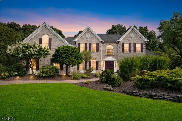 41 Wellington Dr, Washington Twp., NJ 07853