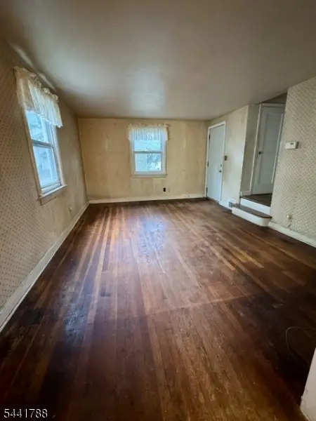 671 Crescent Dr, Bound Brook, NJ 08805 - #2