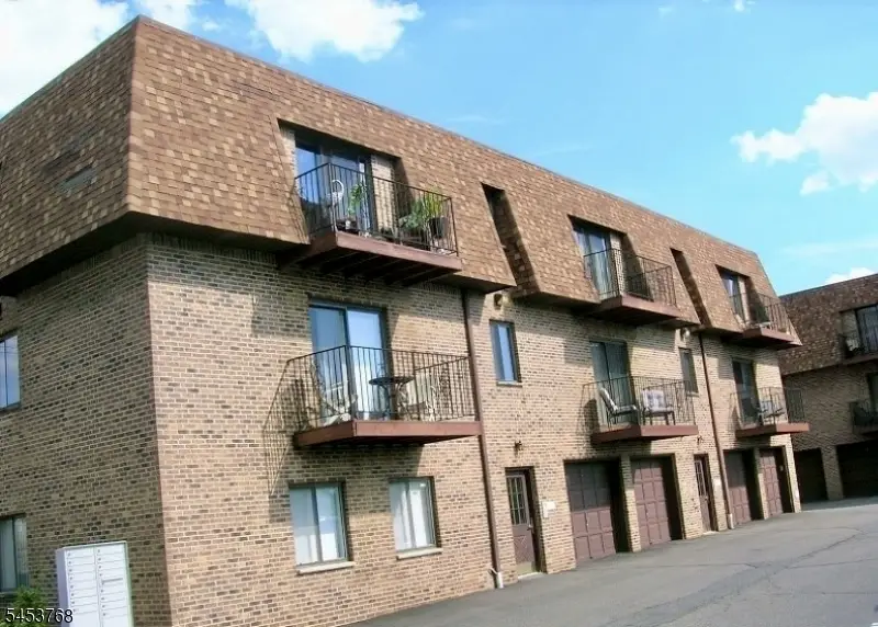 825 Riverside Ave #106, Lyndhurst, NJ 07071 - #2