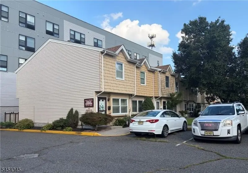 172 Roosevelt Ave F, Carteret, NJ 07008 - #1