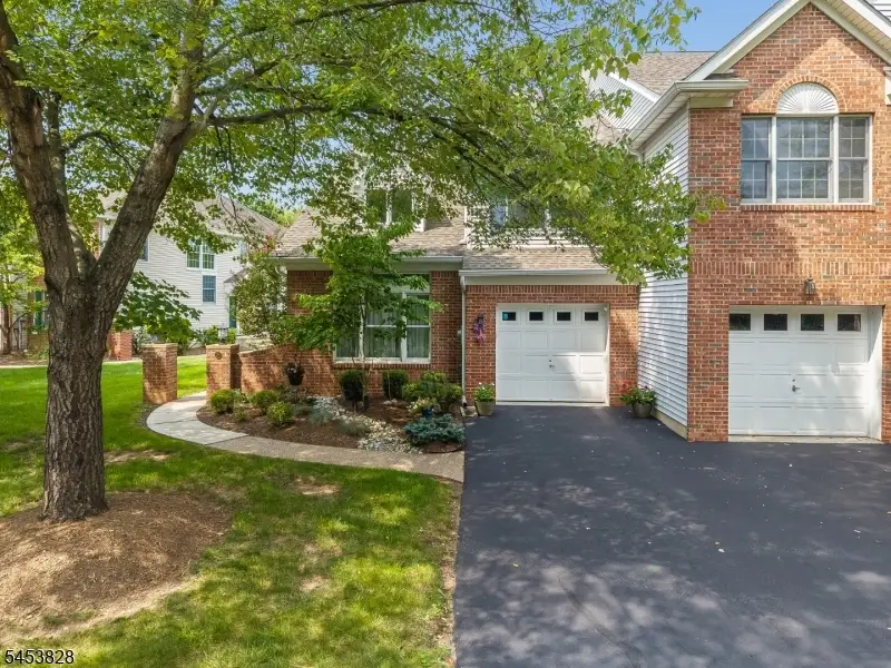 28 Pond Ridge Dr, Clinton, NJ 08809 - #1