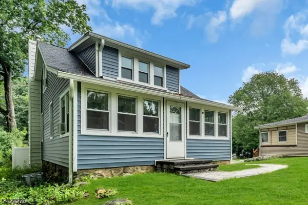 7 Birchwood Dr, Mount Olive Twp., NJ 07828