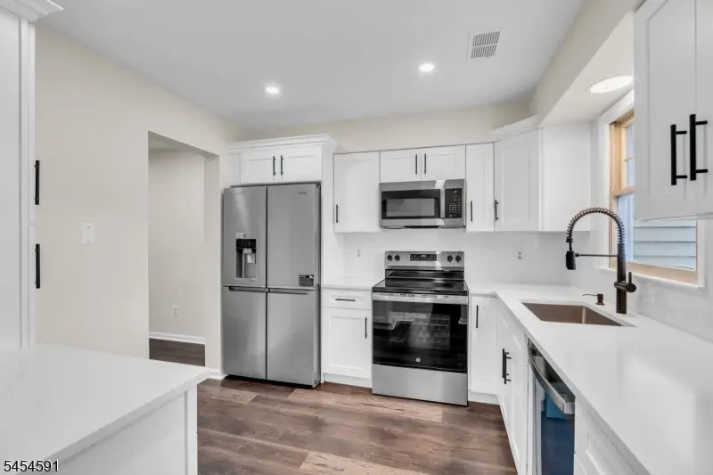 54 Junco Ct, Readington, NJ 08887 - #3