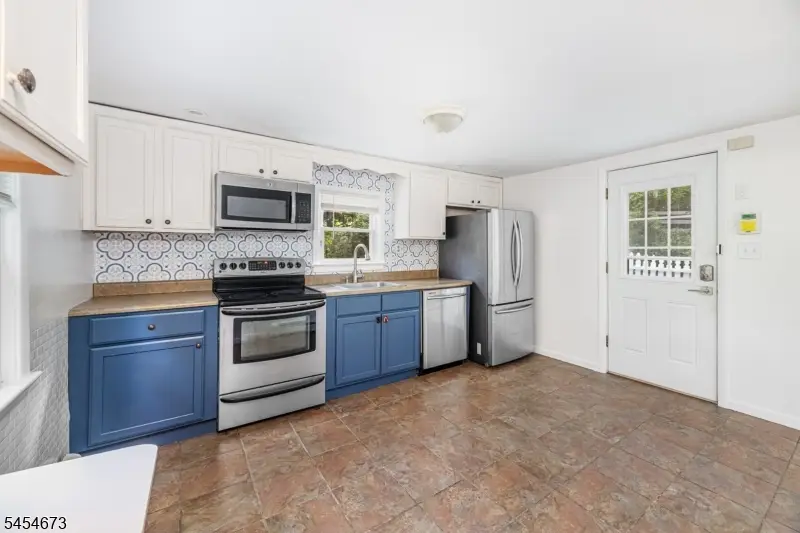 15 Laceytown Rd, Hardyston, NJ 07416 - #3