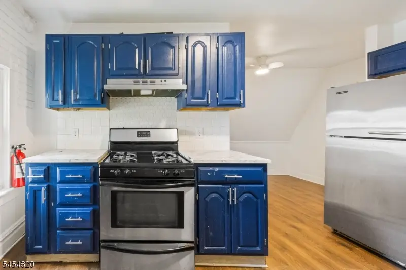 209 N 11th St, Newark, NJ 07107 - #1