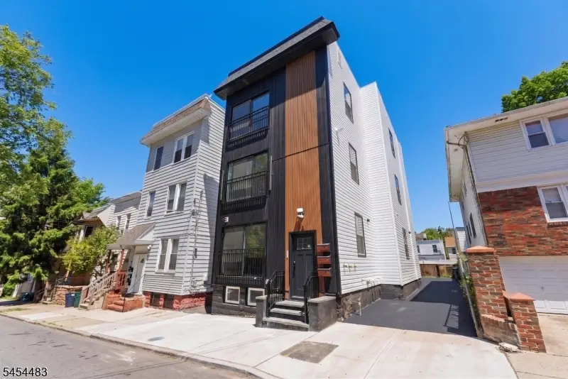 28 Grove Ter, Irvington, NJ 07111 - #1