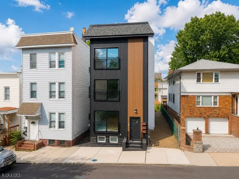 28 Grove Ter, Irvington, NJ 07111 - #2
