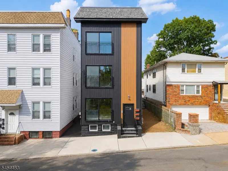 28 Grove Ter, Irvington, NJ 07111 - #3