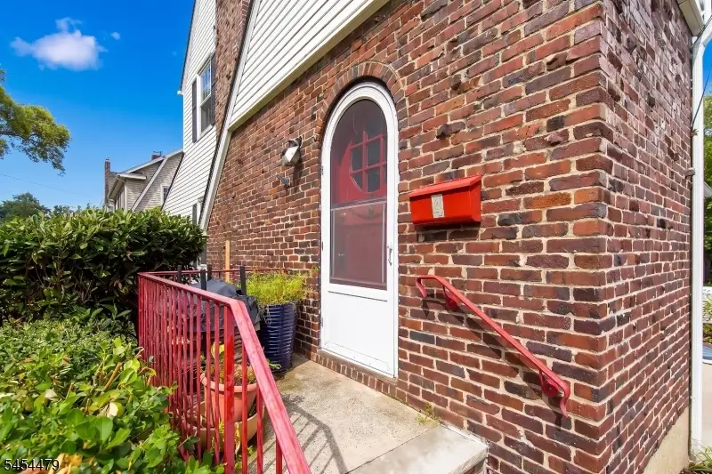 4 Doering Way, Cranford, NJ 07016 - #2