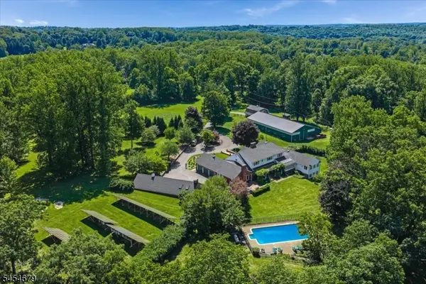 123 Lake Rd, Far Hills Boro, NJ 07931