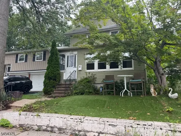 221 E 10th Ave, Roselle Boro, NJ 07203