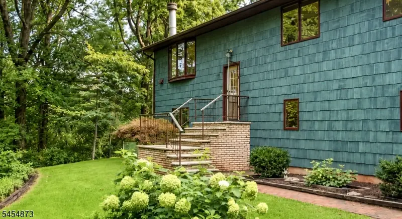 32 Gravel Hill Rd, Union, NJ 08802 - #3