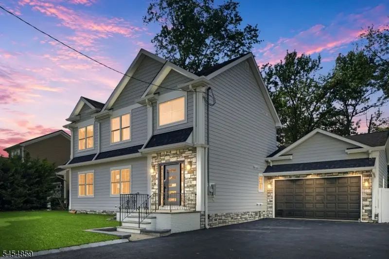17 Blake Dr, Clark, NJ 07066 - #1