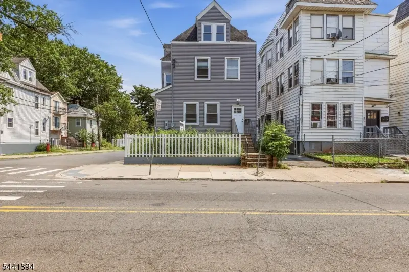 44 Fabyan Pl, Newark, NJ 07108 - #3