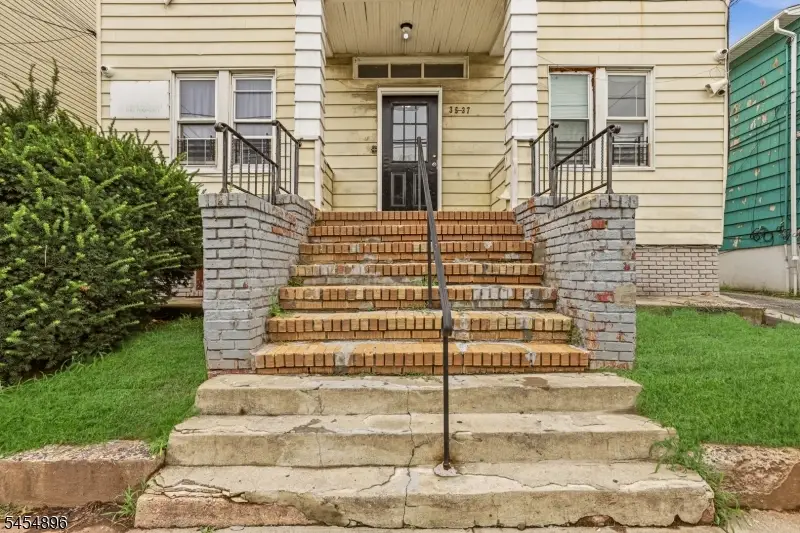 37 Hanford St, Newark, NJ 07114 - #3