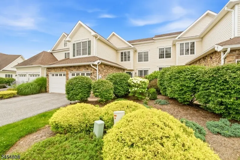 56 Briar Ct, Hardyston, NJ 07419 - #2