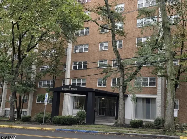39 E 39th St #M1, Paterson City, NJ 07514