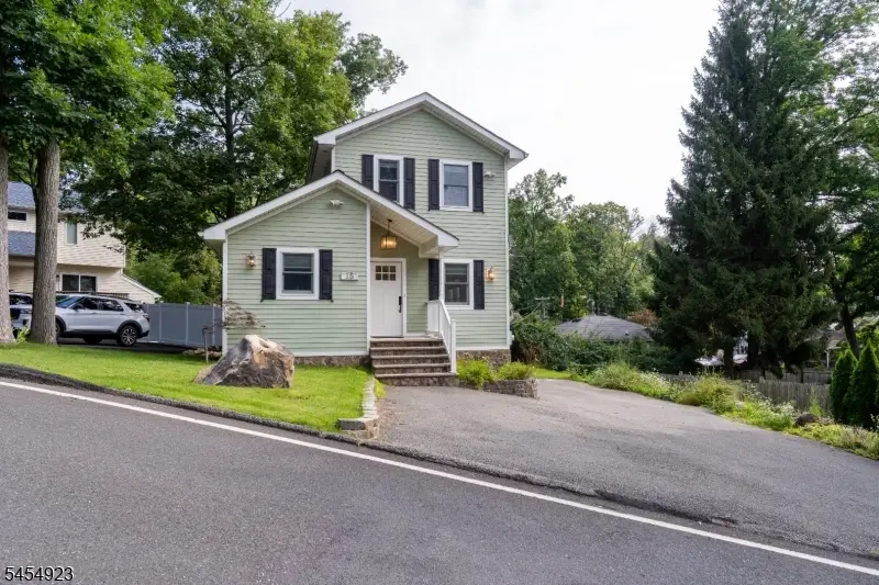 15 Northwestern Way, Hopatcong, NJ 07843 - #2