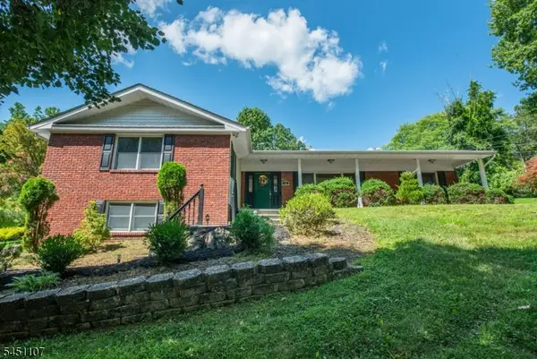 78 Sun Valley Way, Morris Plains Boro, NJ 07950