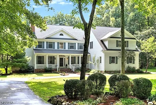 48 Ascot Dr, Washington Twp., NJ 07853