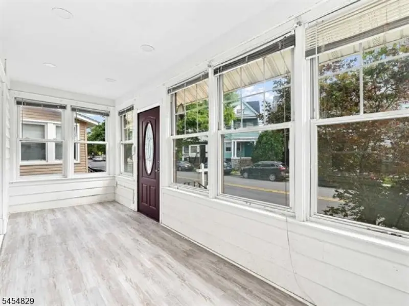22 Prospect St, Watsessing, NJ 07003 - #3