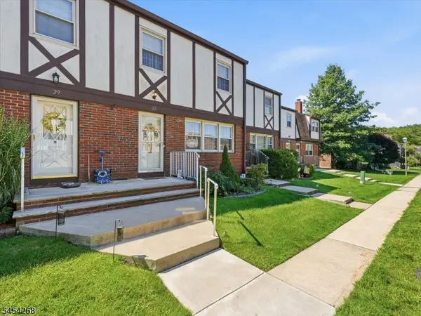 28 Tudor Pl, Mount Olive Twp., NJ 07828