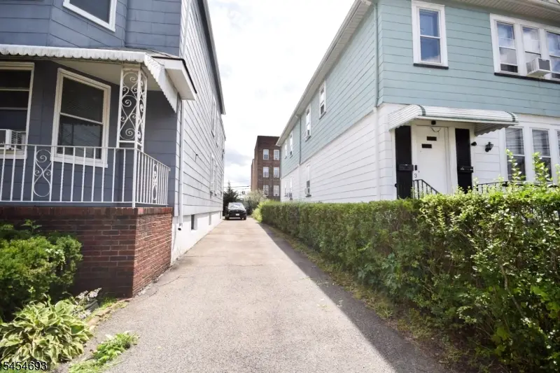 35 Hilton St, Clifton, NJ 07011 - #3