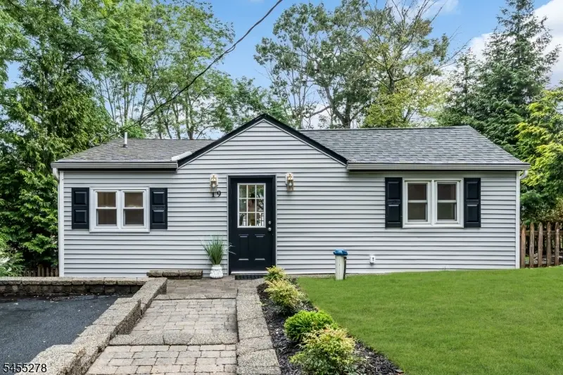 19 Sutton Rd, Hopatcong, NJ 07843 - #1