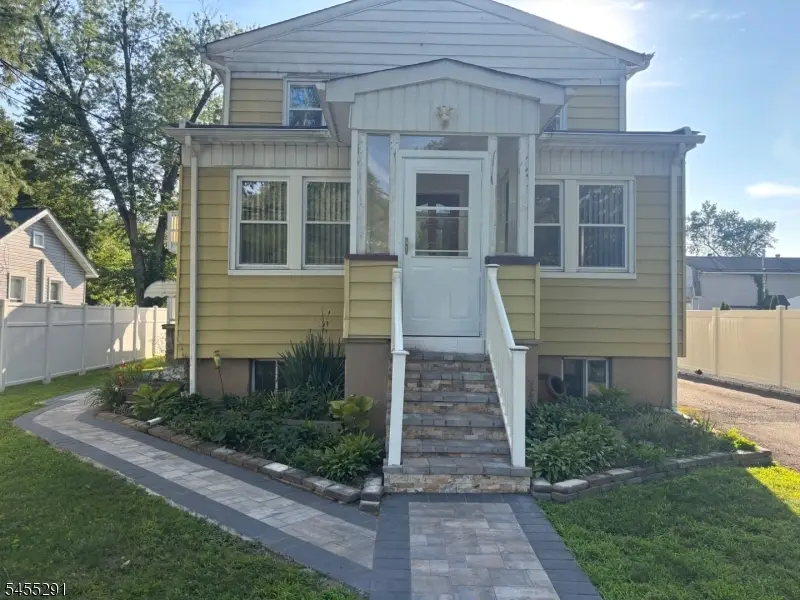 33 Harmon St, Lincoln Park, NJ 07035 - #1