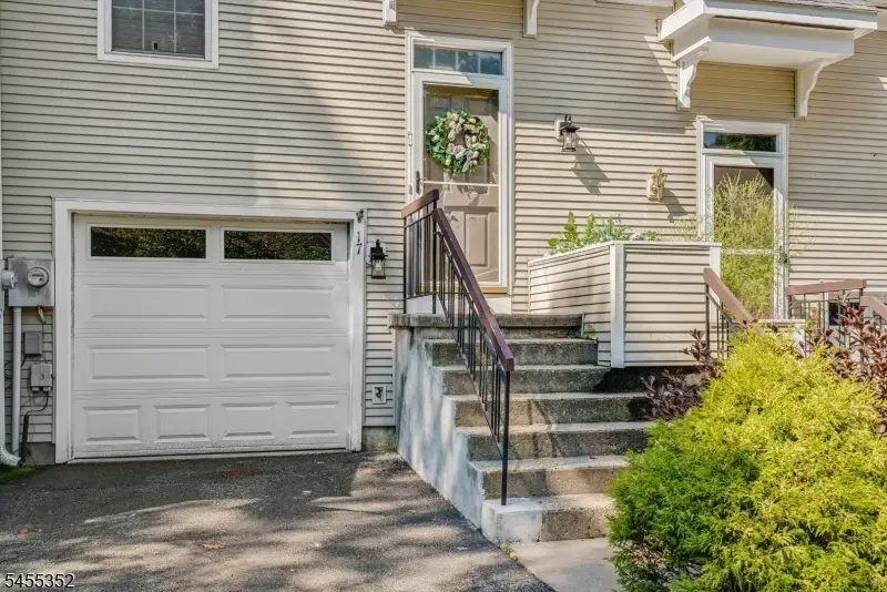17 Rushmore Ln, Allamuchy, NJ 07840 - #3