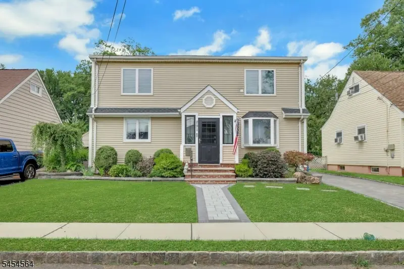 291 Fairway Ave, Belleville, NJ 07109 - #1