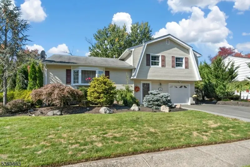 22 Rhonda Pl, Wanaque, NJ 07465 - #2