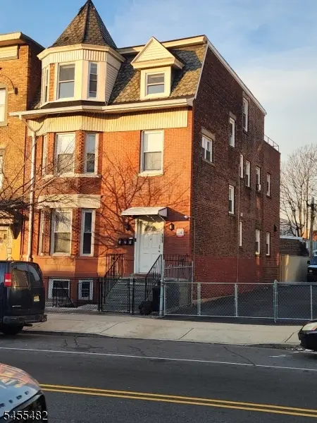 111 Park Ave, Newark City, NJ 07104