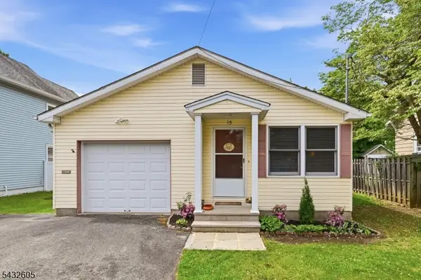 15 Orchard St, Bloomingdale Boro, NJ 07403