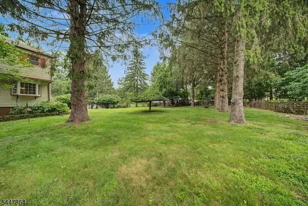 150 Orben Dr, Mount Arlington Boro, NJ 07850