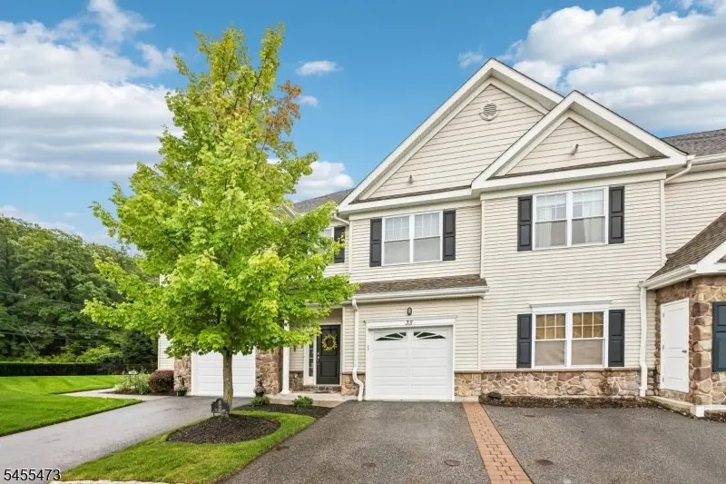 35 Red Oak Ct, Haskell, NJ 07420 - #1