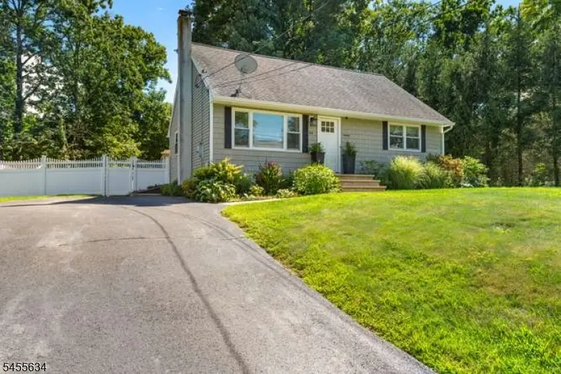 34 Mckinley Pl, West Milford, NJ 07480 - #2