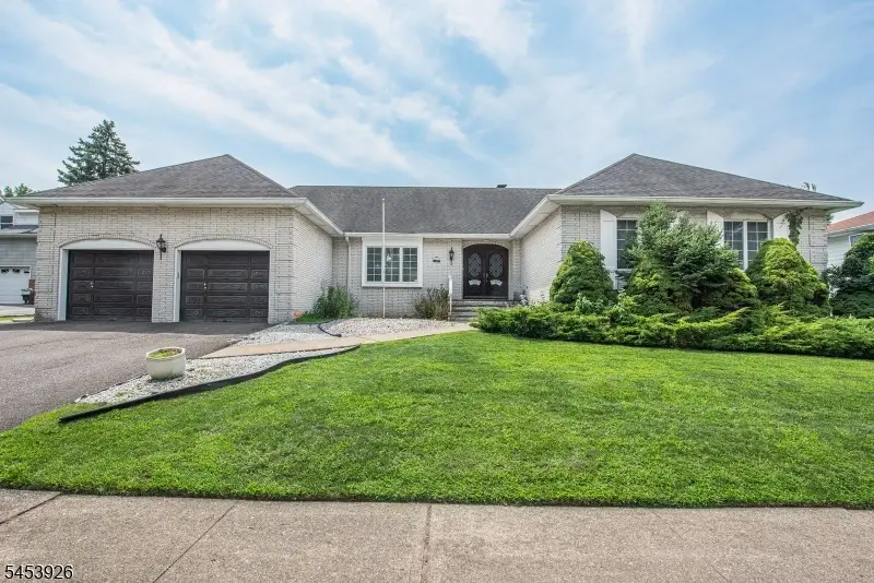 35 Van Winkle Ct, Woodland Park, NJ 07424 - #1