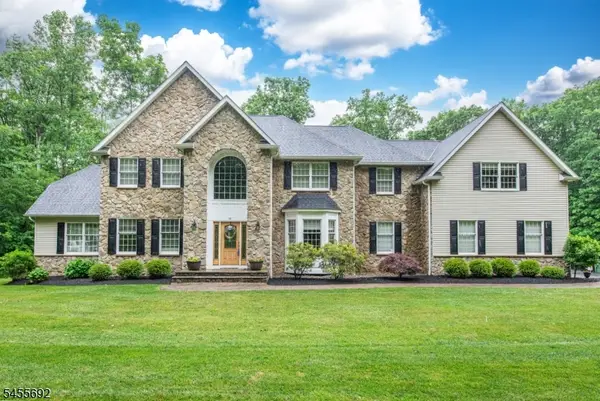 18 Stoneybrook Road, Washington Twp., NJ 07853