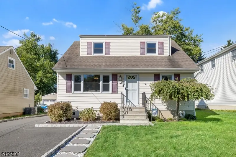 90 Linden St, Bradley Gardens, NJ 08807 - #1