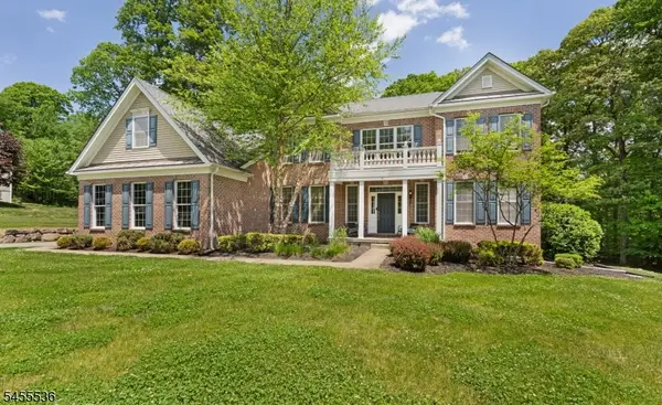 4 Sovereign Dr, Mount Olive Twp., NJ 07836