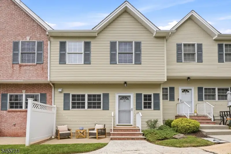 29 Riga Ct, Scotch Plains, NJ 07076 - #2