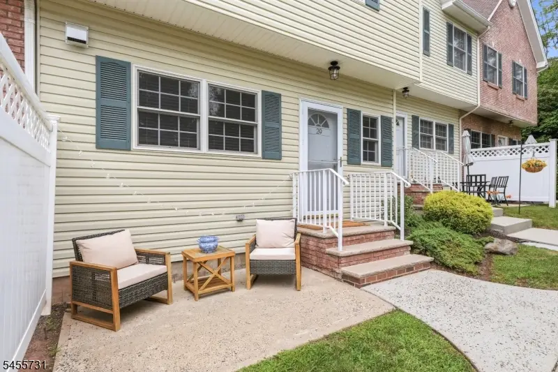 29 Riga Ct, Scotch Plains, NJ 07076 - #3