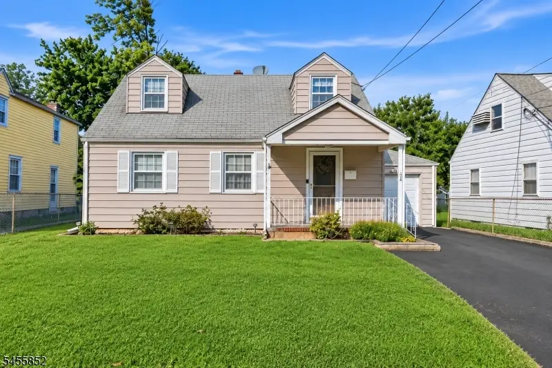 24 Sunset Dr, Clark, NJ 07066 - #1