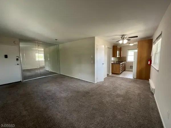 162 Belleville Ave #1B, Bloomfield Twp., NJ 07003