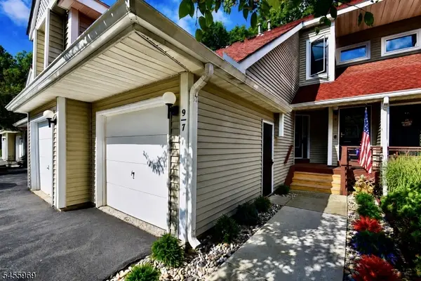 7 Pine Hollow Ct, Jefferson Twp., NJ 07438